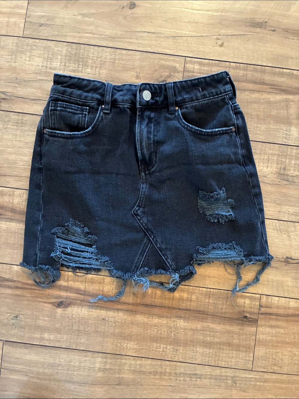 PacSun Black Distressed Denim Mini Skirt - Size 24 (small)